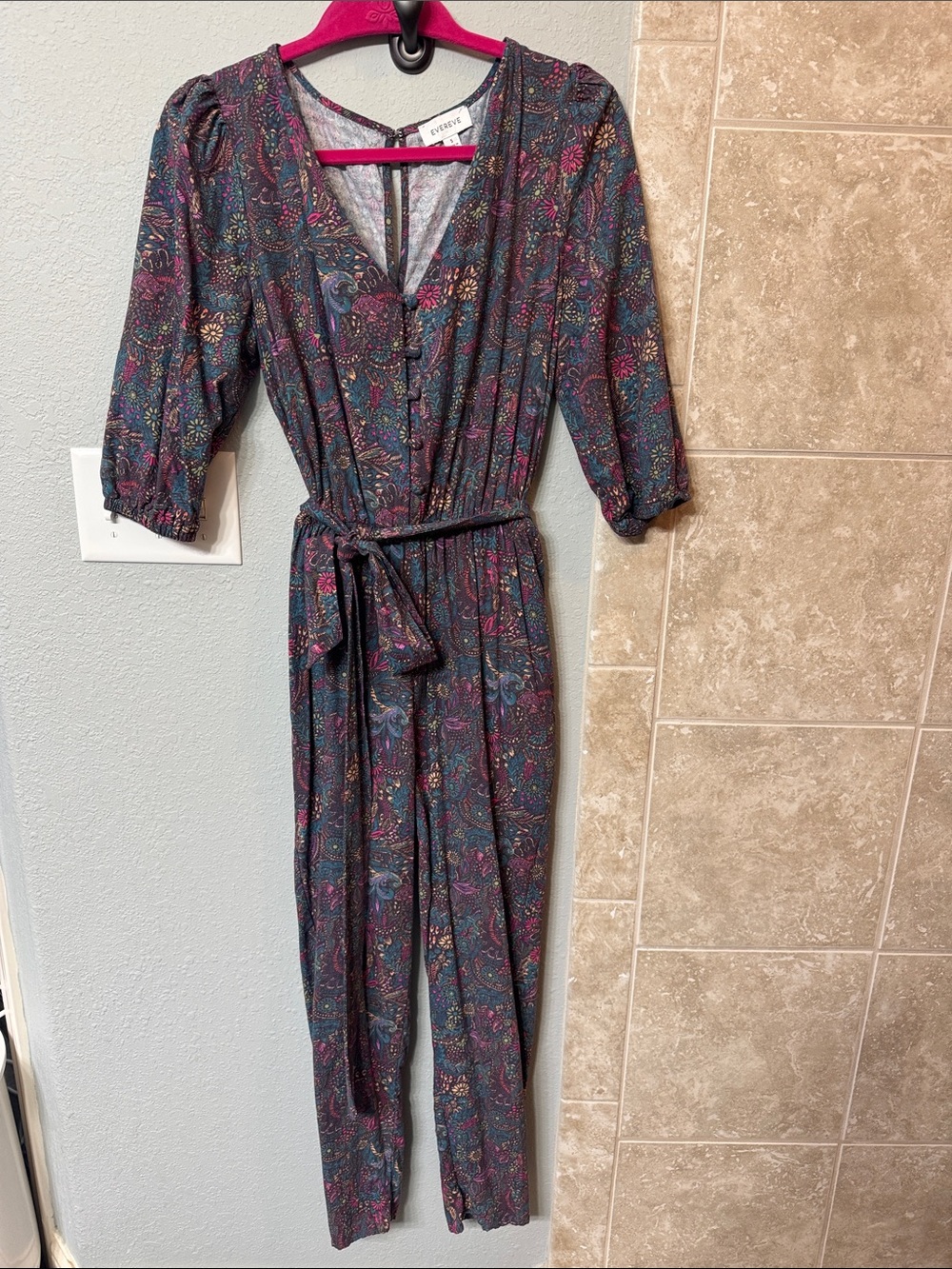 EVEREVE Floral Paisley Belted Jumpsuit Size Small V-Neck 3/4 Sleeve
